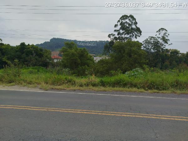 Vende-se em Ituporanga-SC  Terreno, 800.22 de área do terreno.