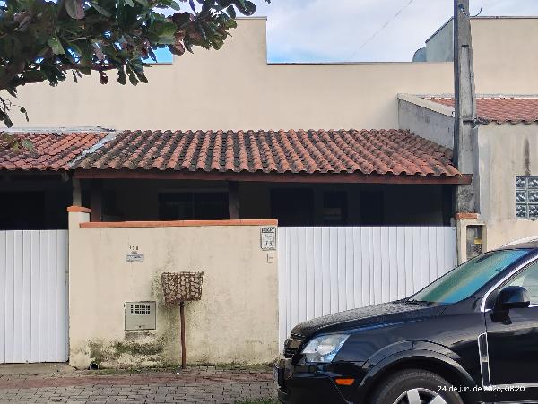 Vende-se em Sao Joao Batista-SC  Casa, 56.87 de área total, 56.87 de área privativa, 85.31 de área do terreno,  2_qto(s), a.serv, WC, 1_sala(s), cozinha, 1_vaga(s) de garagem.