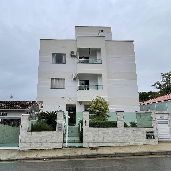 Vende-se em Sao Jose-SC  apto, 98.11 de área total, 59.84 de área privativa,  2_qto(s), a.serv, WC, 1_sala(s), cozinha.