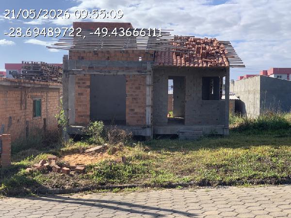 Vende-se em Criciuma-SC  Casa, 54.00 de área total, 54.00 de área privativa, 360.00 de área do terreno,  2_qto(s), WC, 1_sala(s), cozinha.