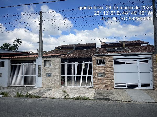 Vende-se em Joinville-SC  Casa, 53.76 de área total, 51.16 de área privativa, 420.03 de área do terreno,  2_qto(s), a.serv, WC, 1_sala(s), cozinha, 1_vaga(s) de garagem.