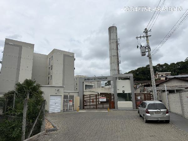 Vende-se em Joinville-SC  apto, 54.84 de área total, 45.30 de área privativa,  2_qto(s), a.serv, WC, 1_sala(s), cozinha, 1_vaga(s) de garagem.