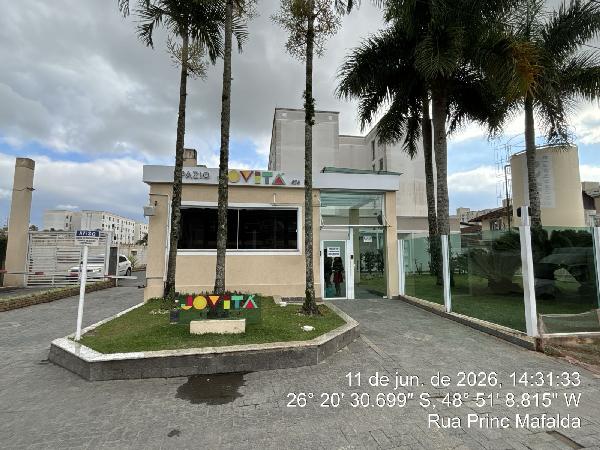 Vende-se em Joinville-SC  apto, 72.69 de área total, 42.85 de área privativa,  2_qto(s), a.serv, WC, 1_sala(s), cozinha, 1_vaga(s) de garagem.