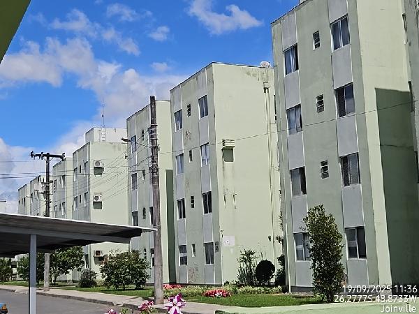 Vende-se em Joinville-SC  apto, 50.48 de área total, 43.98 de área privativa,  2_qto(s), a.serv, WC, 1_sala(s), cozinha.
