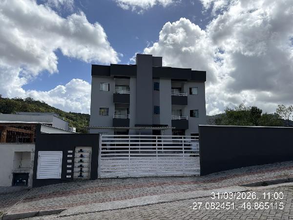 Vende-se em Brusque-SC  apto, 68.99 de área total, 58.87 de área privativa,  2_qto(s), WC, cozinha, 1_vaga(s) de garagem.