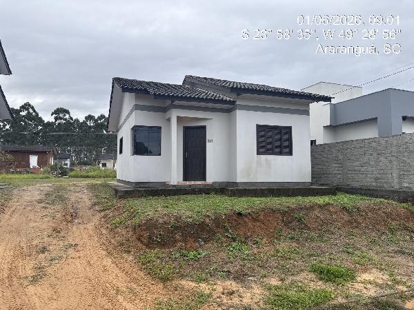 Vende-se em Ararangua-SC  Casa, 4.00 de área total, 40.00 de área privativa, 300.00 de área do terreno,  1_qto(s), WC, 1_sala(s), cozinha, 1_vaga(s) de garagem.