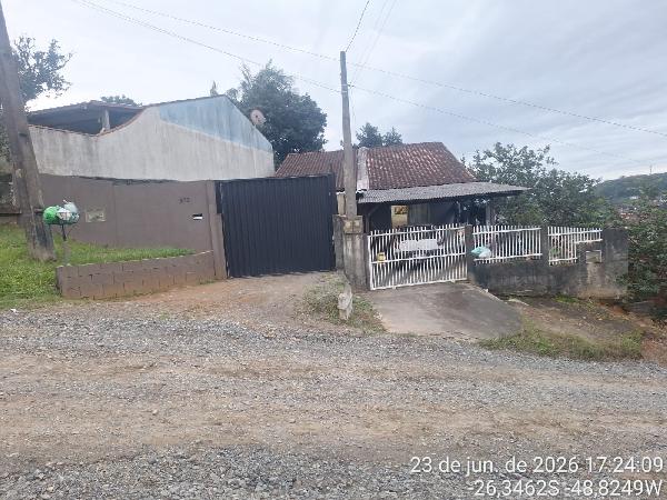 Vende-se em Joinville-SC  Casa, 69.32 de área total, 67.67 de área privativa, 186.96 de área do terreno,  2_qto(s), a.serv, WC, 1_sala(s), 1 lavabo(s), cozinha.