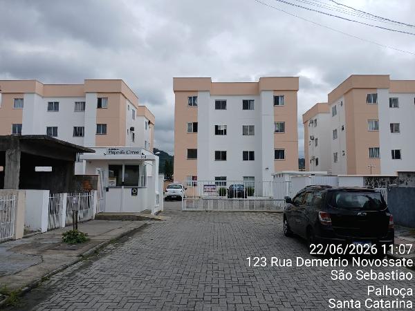Vende-se em Palhoca-SC  apto, 50.54 de área total, 45.38 de área privativa,  2_qto(s), WC, 1_sala(s), cozinha, 1_vaga(s) de garagem.