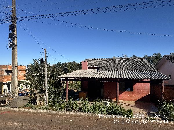 Vende-se em Chapeco-SC  Casa, 56.02 de área total, 56.02 de área privativa, 360.13 de área do terreno.