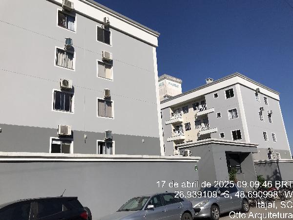 Vende-se em Itajai-SC  apto, 53.25 de área privativa,  2_qto(s), a.serv, WC, 1_sala(s), cozinha.