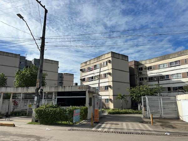 Vende-se em Sao Lourenco Da Mata-PE  apto, 81.52 de área total, 45.35 de área privativa,  2_qto(s), a.serv, WC, 1_sala(s), cozinha, 1_vaga(s) de garagem.