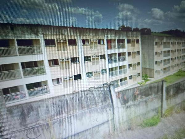 Vende-se em Sao Lourenco Da Mata-PE  apto, 459.90 de área total, 63.00 de área privativa,  2_qto(s), varanda, a.serv, WC, 1_sala(s), cozinha.