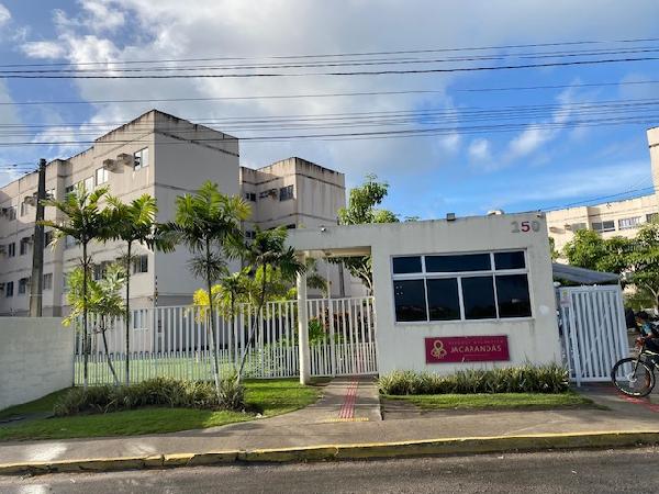 Vende-se em Sao Lourenco Da Mata-PE  apto, 70.39 de área total, 53.55 de área privativa,  2_qto(s), a.serv, WC, 1_sala(s), cozinha.