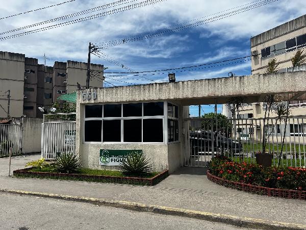 Vende-se em Sao Lourenco Da Mata-PE  apto, 81.10 de área total, 45.35 de área privativa,  2_qto(s), a.serv, WC, 1_sala(s), cozinha, 1_vaga(s) de garagem.