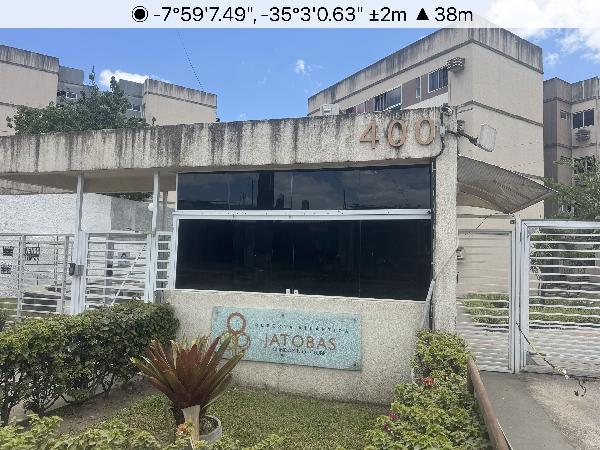 Vende-se em Sao Lourenco Da Mata-PE  apto, 81.52 de área total, 45.35 de área privativa,  2_qto(s), a.serv, WC, 1_sala(s), cozinha, 1_vaga(s) de garagem.