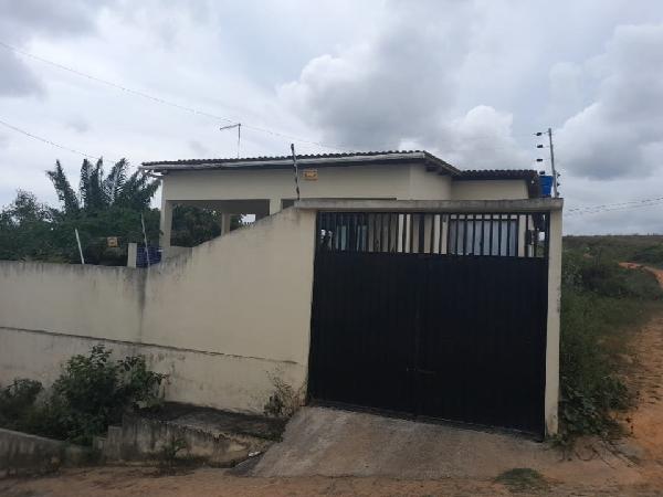 Vende-se em Sao Lourenco Da Mata-PE  Casa, 104.60 de área total, 104.60 de área privativa, 220.00 de área do terreno,  3_qto(s), a.serv, WC, 1_sala(s), cozinha, Terraco, 1_vaga(s) de garagem.
