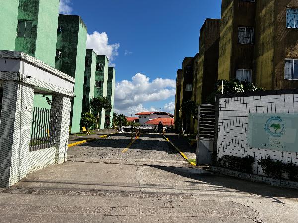 Vende-se em Sao Lourenco Da Mata-PE  apto, 51.05 de área total, 45.65 de área privativa,  2_qto(s), a.serv, WC, 1_sala(s), cozinha.