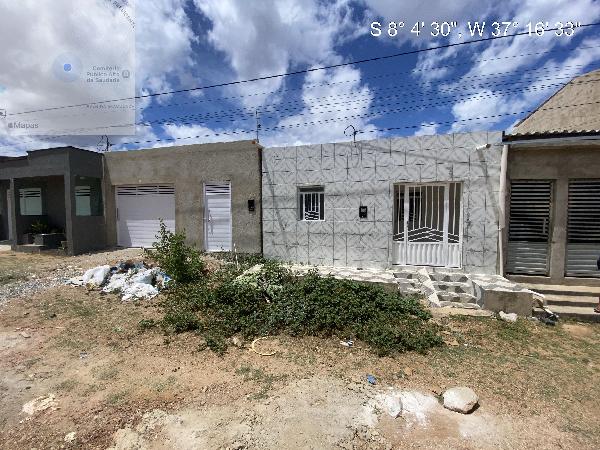 Vende-se em Sertania-PE  Casa, 81.96 de área total, 81.96 de área privativa, 108.00 de área do terreno,  3_qto(s), WC, 2_sala(s), cozinha, Terraco.
