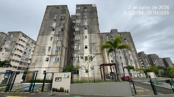 Vende-se em Sao Lourenco Da Mata-PE  apto, 67.74 de área total, 49.12 de área privativa,  2_qto(s), a.serv, WC, 1_sala(s), cozinha, 1_vaga(s) de garagem.