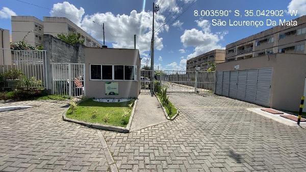 Vende-se em Sao Lourenco Da Mata-PE  apto, 69.33 de área total, 53.55 de área privativa,  3_qto(s), varanda, a.serv, WC, 1_sala(s), cozinha, 1_vaga(s) de garagem.