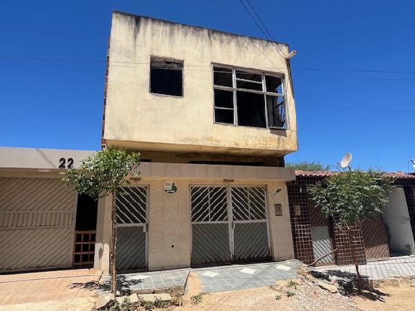 Vende-se em Toritama-PE  Casa, 69.39 de área privativa, 125.00 de área do terreno,  3_qto(s), a.serv, WC, 1_sala(s), Terraco.