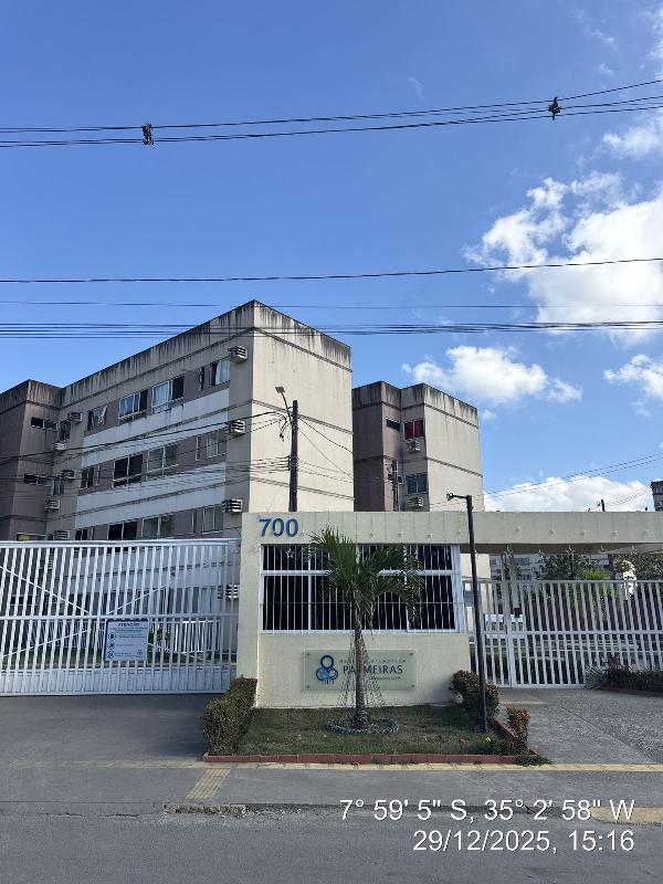 Vende-se em Sao Lourenco Da Mata-PE  apto, 64.37 de área total, 45.35 de área privativa,  2_qto(s), a.serv, WC, 1_sala(s), cozinha, 1_vaga(s) de garagem.