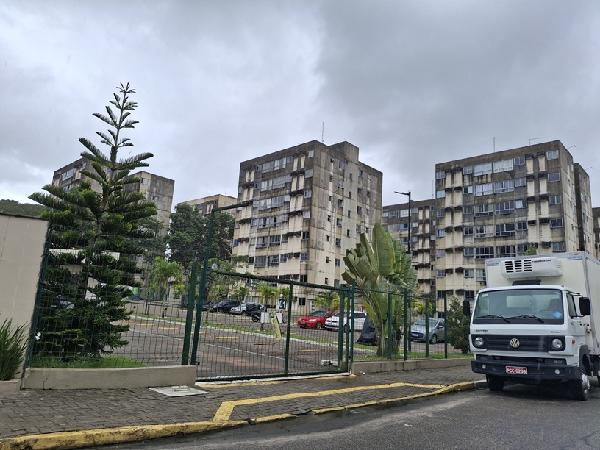 Vende-se em Sao Lourenco Da Mata-PE  apto, 67.68 de área total, 49.12 de área privativa,  2_qto(s), a.serv, WC, WC Emp, 1_sala(s), cozinha.