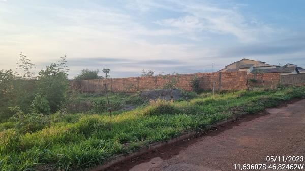 Vende-se em Dianopolis-TO  Terreno, 5717.66 de área do terreno.