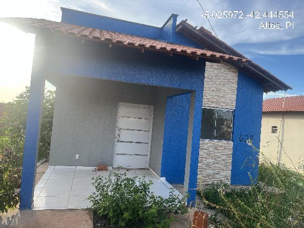 Vende-se em Altos-PI  Casa, 55.00 de área total, 55.00 de área privativa, 200.00 de área do terreno,  2_qto(s), varanda, a.serv, WC, 1_sala(s), cozinha, 1_vaga(s) de garagem.