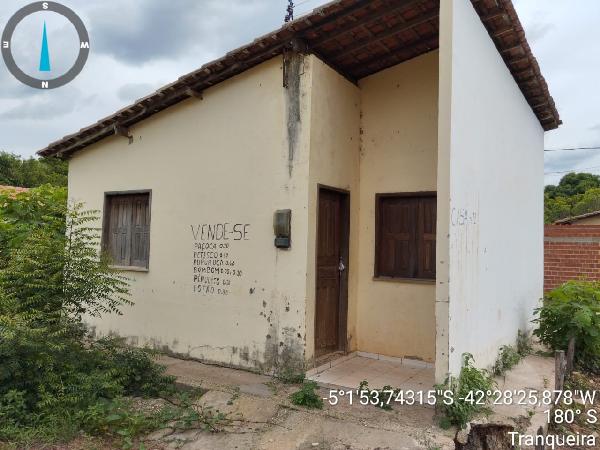 Vende-se em Altos-PI  Casa, 45.90 de área privativa, 160.00 de área do terreno,  2_qto(s), varanda, WC, 1_sala(s), cozinha.