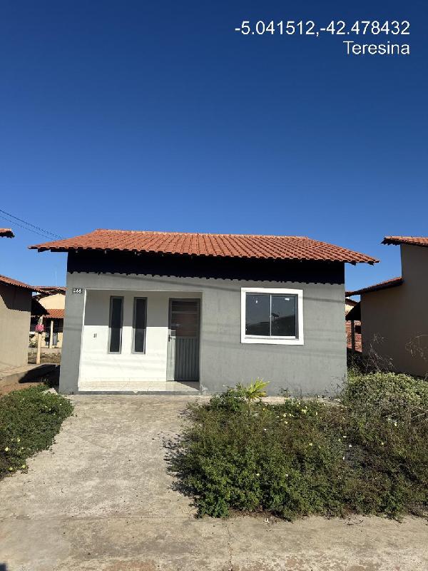 Vende-se em Altos-PI  Casa, 66.50 de área total, 66.50 de área privativa, 200.00 de área do terreno,  2_qto(s), a.serv, WC, 1_sala(s), cozinha, 1_vaga(s) de garagem.
