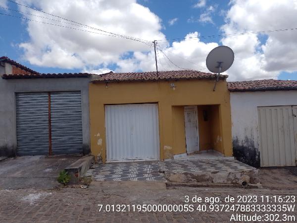 Vende-se em Alagoinha Do Piaui-PI  Casa, 70.00 de área total, 70.00 de área privativa, 150.00 de área do terreno,  2_qto(s), WC, 1_sala(s), cozinha.