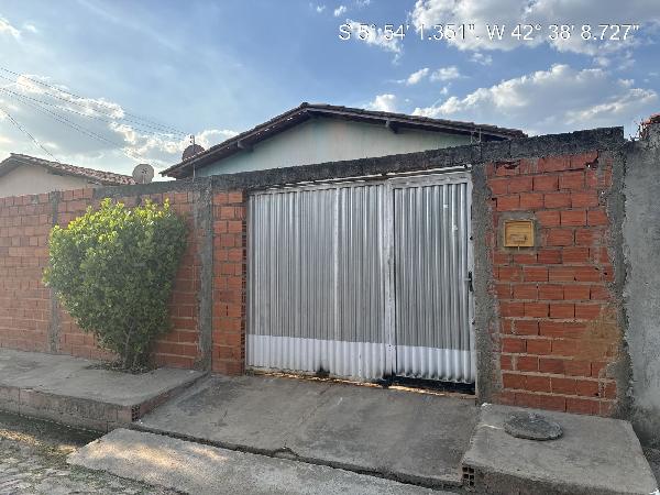 Vende-se em Agua Branca-PI  Casa, 54.65 de área total, 54.65 de área privativa, 300.00 de área do terreno,  2_qto(s), a.serv, WC, 1_sala(s), cozinha, 1_vaga(s) de garagem.