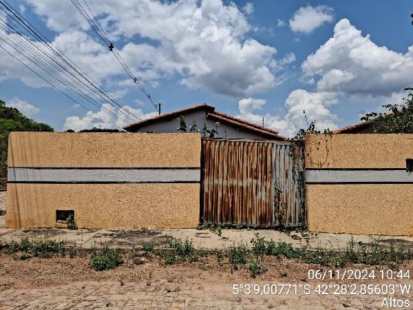 Vende-se em Altos-PI  Casa, 55.15 de área privativa, 200.00 de área do terreno,  2_qto(s), a.serv, WC, 1_sala(s), cozinha, Terraco.