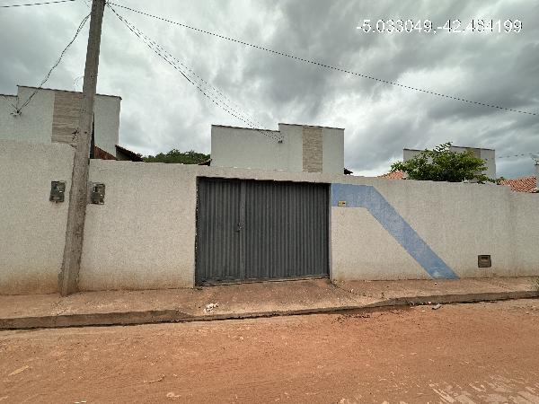 Vende-se em Altos-PI  Casa, 58.42 de área total, 58.42 de área privativa, 210.00 de área do terreno,  2_qto(s), varanda, a.serv, WC, 1_sala(s), cozinha.