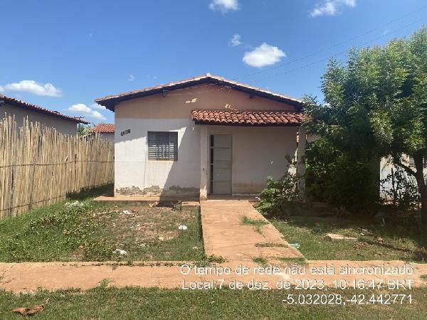 Vende-se em Altos-PI  Casa, 49.05 de área privativa, 200.00 de área do terreno,  2_qto(s), WC, 1_sala(s), cozinha.