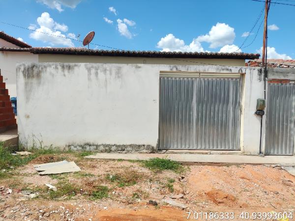 Vende-se em Alagoinha Do Piaui-PI  Casa, 70.00 de área privativa, 160.00 de área do terreno,  2_qto(s), a.serv, WC, 1_sala(s), cozinha.