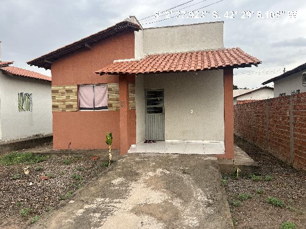 Vende-se em Altos-PI  Casa, 56.43 de área privativa, 200.00 de área do terreno,  2_qto(s), varanda, a.serv, WC, 1_sala(s), cozinha, 1_vaga(s) de garagem.