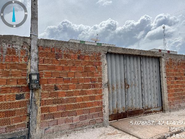 Vende-se em Altos-PI  Casa, 53.60 de área total, 53.60 de área privativa, 254.79 de área do terreno,  2_qto(s), a.serv, WC, 1_sala(s), cozinha, Terraco.