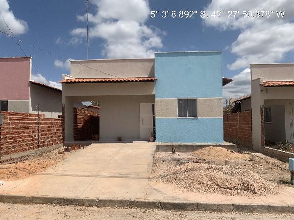 Vende-se em Altos-PI  Casa, 57.48 de área total, 57.48 de área privativa, 200.00 de área do terreno,  2_qto(s), varanda, a.serv, WC, 1_sala(s), cozinha, Terraco.