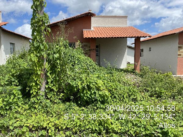 Vende-se em Altos-PI  Casa, 56.43 de área total, 56.43 de área privativa, 200.00 de área do terreno,  2_qto(s), varanda, a.serv, WC, 1_sala(s), cozinha, Terraco, 1_vaga(s) de garagem.