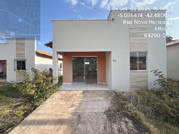 Vende-se em Altos-PI  Casa, 54.40 de área total, 54.40 de área privativa, 166.00 de área do terreno,  2_qto(s), varanda, a.serv, WC, 1_sala(s), cozinha.