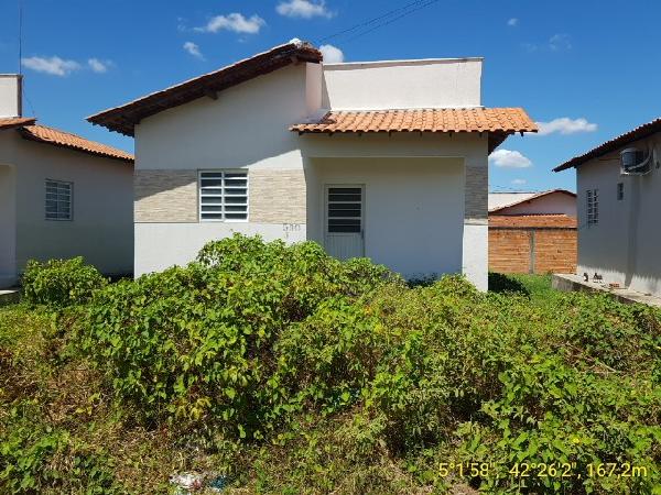 Vende-se em Altos-PI  Casa, 52.63 de área total, 52.63 de área privativa, 200.00 de área do terreno,  2_qto(s), a.serv, WC, 1_sala(s), cozinha.