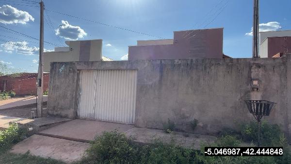 Vende-se em Altos-PI  Casa, 58.94 de área total, 58.94 de área privativa, 227.50 de área do terreno,  2_qto(s), varanda, a.serv, WC, 1_sala(s), cozinha.
