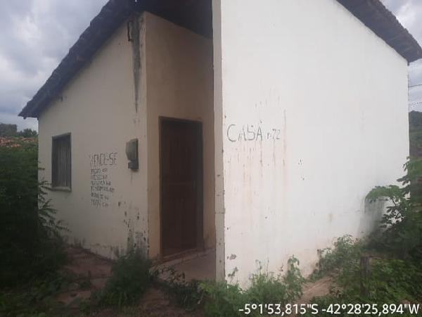Vende-se em Altos-PI  Casa, 45.90 de área privativa, 160.00 de área do terreno,  2_qto(s), WC, 1_sala(s), cozinha, Terraco.