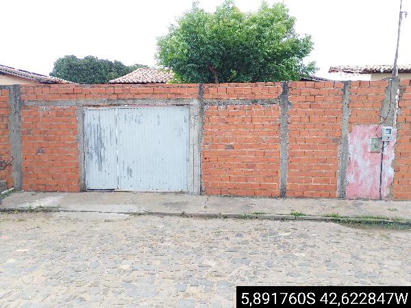 Vende-se em Agua Branca-PI  Casa, 78.40 de área total, 78.40 de área privativa, 200.00 de área do terreno,  3_qto(s), a.serv, WC, 1_sala(s), cozinha, Terraco.
