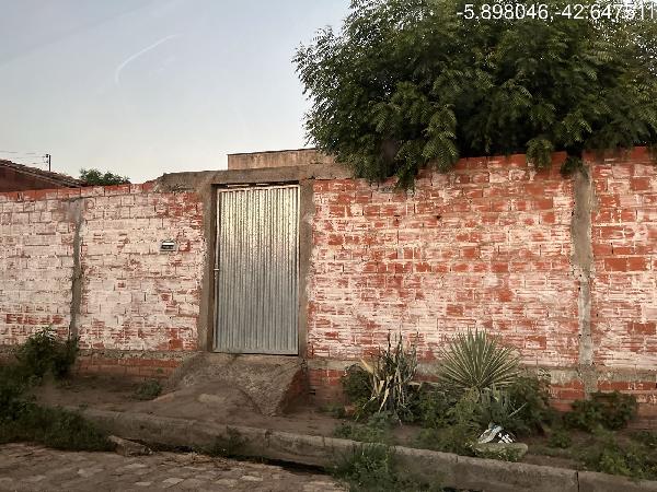 Vende-se em Agua Branca-PI  Casa, 53.90 de área total, 53.90 de área privativa, 300.00 de área do terreno,  2_qto(s), varanda, a.serv, WC, 1_sala(s), cozinha.