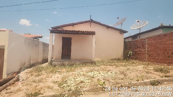 Vende-se em Alagoinha Do Piaui-PI  Casa, 70.00 de área privativa, 160.00 de área do terreno,  2_qto(s), WC, 1_sala(s), cozinha.