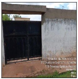 Vende-se em Altos-PI  Casa, 52.94 de área privativa, 300.00 de área do terreno,  2_qto(s), WC, 1_sala(s), cozinha.