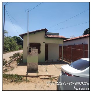 Vende-se em Agua Branca-PI  Casa, 69.32 de área privativa, 200.00 de área do terreno,  2_qto(s), a.serv, WC, 1_sala(s), cozinha.